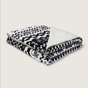 Brand New Victoria’s Secret Pink Sherpa Blanket